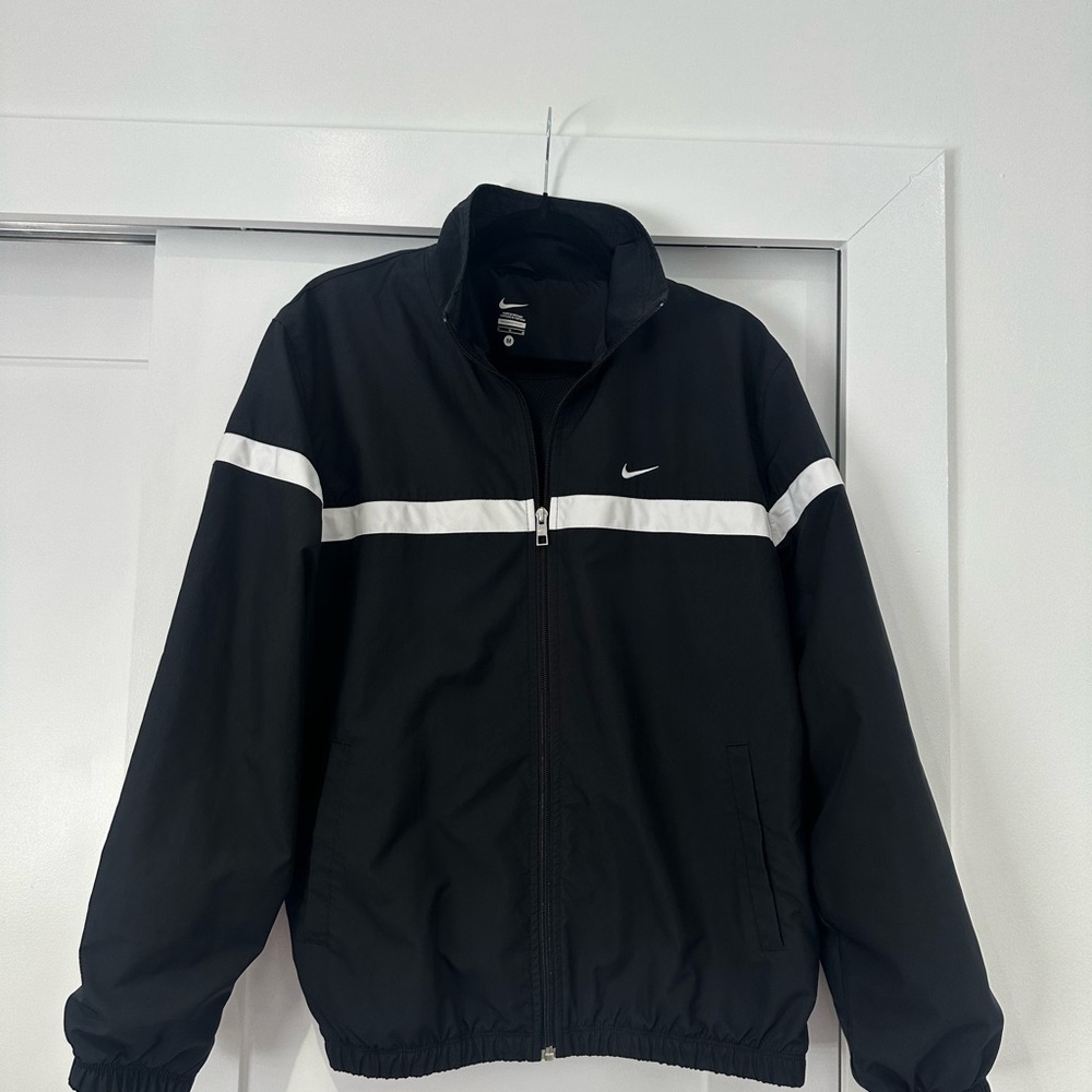 Nike Men's Black and White Windbreaker